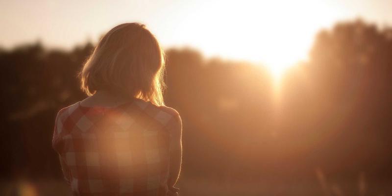 从实验室到餐桌：揭秘10鲜合作有机农场如何用科技重塑蔬菜风味，引领生鲜电商新标准
